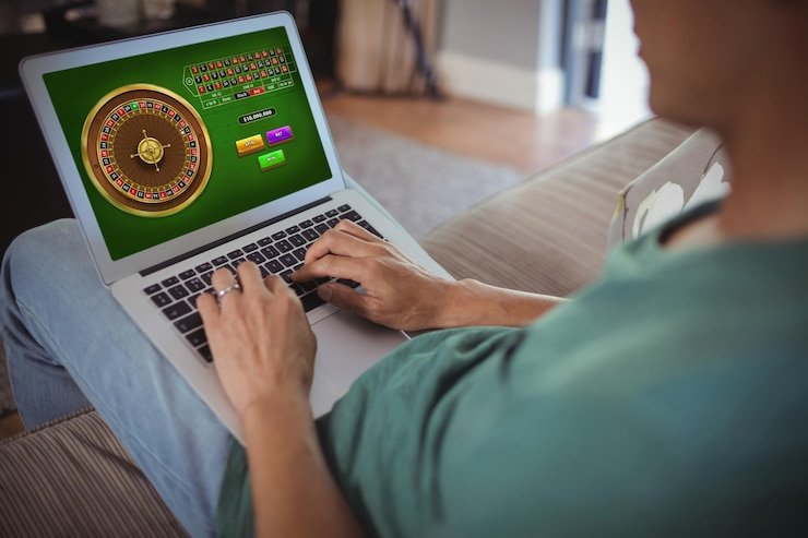 Ilustrasi hiburan digital sports dan casino dengan perangkat mobile di Indonesia